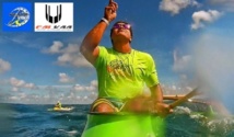 Va’a – Kévin Céran-Jérusalémy gagne le ‘Vaka Eiva’ aux îles Cook ! Va’a – Kévin Céran-Jérusalémy gagne le ‘Vaka Eiva’ aux îles Cook !