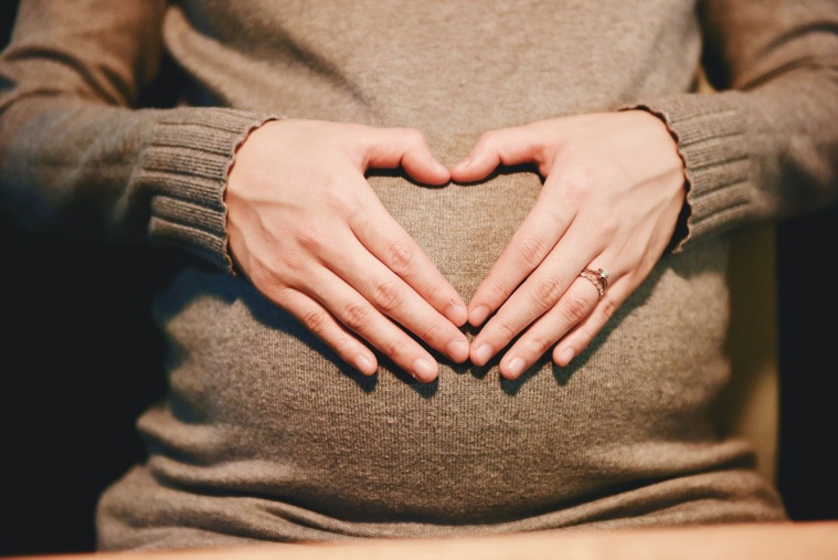 Les grossesses plus souvent perturbées par le Covid, confirme une étude