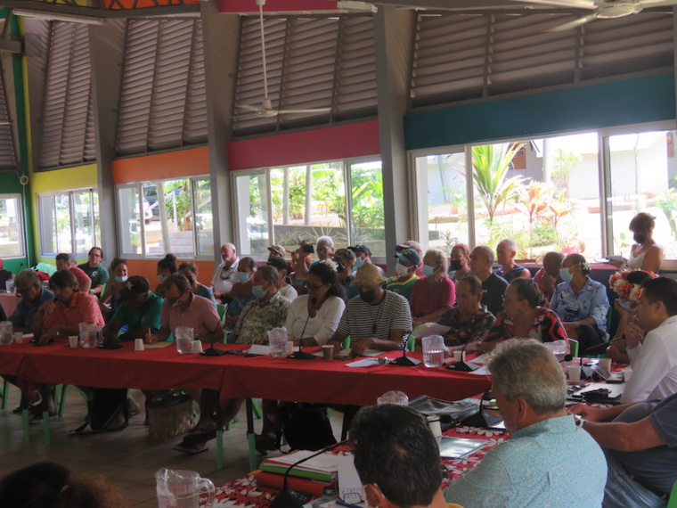 J-C Bouissou à la rencontre des associations de Moorea pour l'aménagement de l'île J-C Bouissou à la rencontre des associations de Moorea pour l'aménagement de l'île