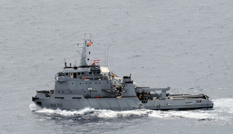 Retour d’une mission à travers la Polynésie pour le remorqueur-ravitailleur Revi Retour d’une mission à travers la Polynésie pour le remorqueur-ravitailleur Revi