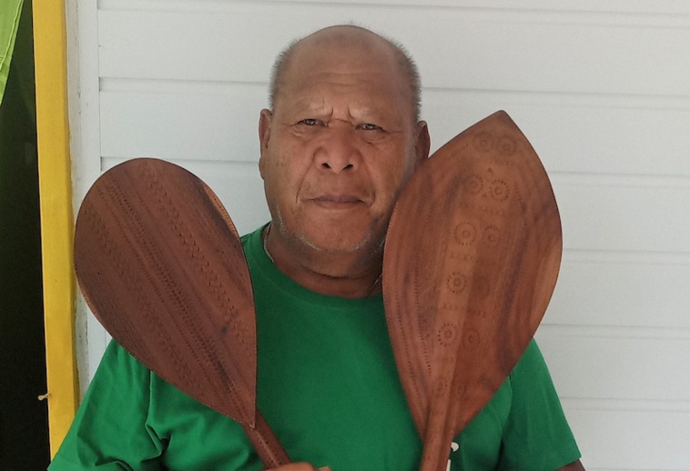 Tearii, maître sculpteur de Raivavae Tearii, maître sculpteur de Raivavae