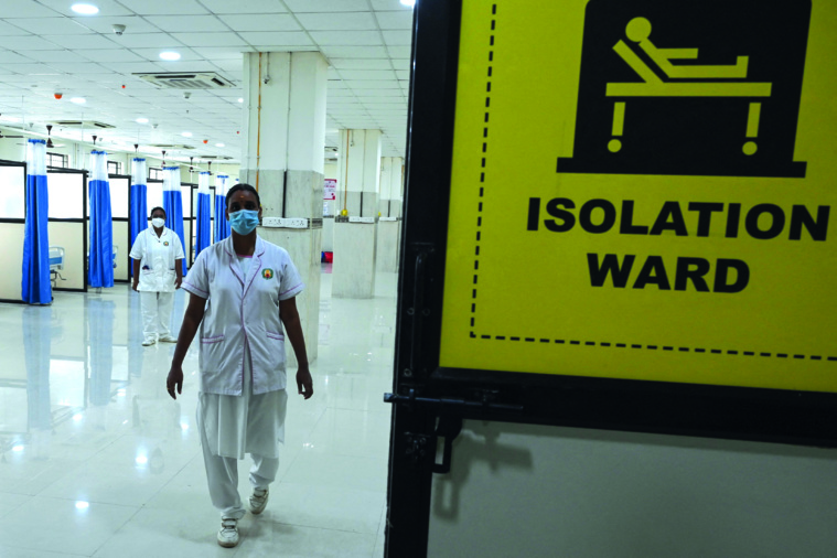 Etats-Unis : L'isolement en cas d'infection au Covid-19 réduit de moitié