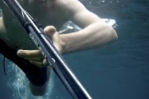 Sauvetage d'un pêcheur mordu par un requin à Tubuai