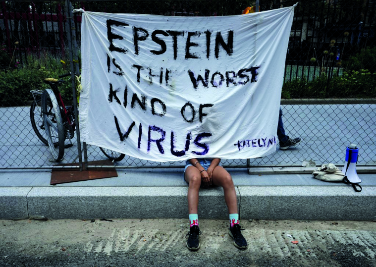 Ghislaine Maxwell jugée coupable de trafic sexuel de mineures