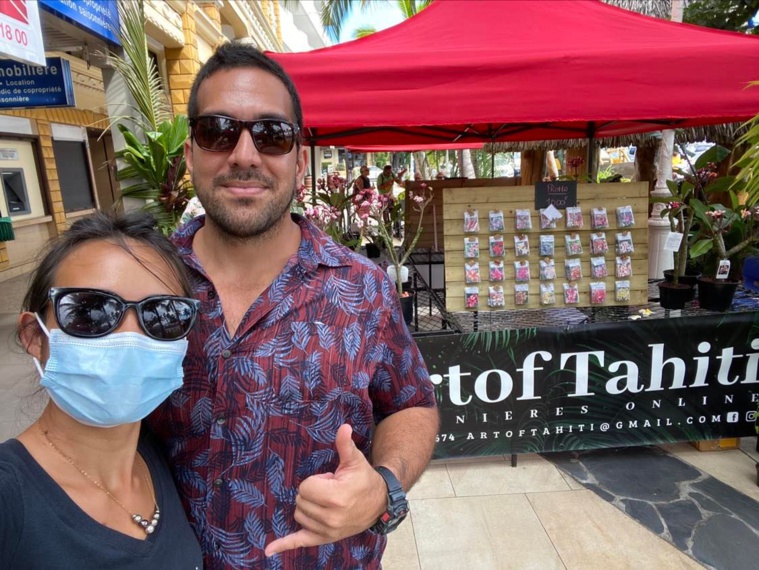 Karen et Tumanarii, les patrons de la jeune entreprise Artof Tahiti, proposent à leur clientèle des dizaines et des dizaines de variétés de tīpaniē.