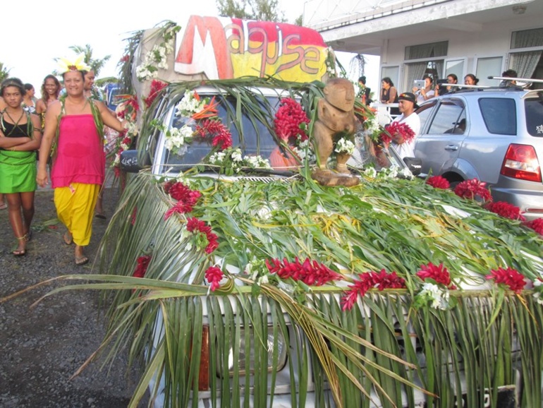 Animation à la presqu’île : quand les enfants de Tautira paradent … Animation à la presqu’île : quand les enfants de Tautira paradent …