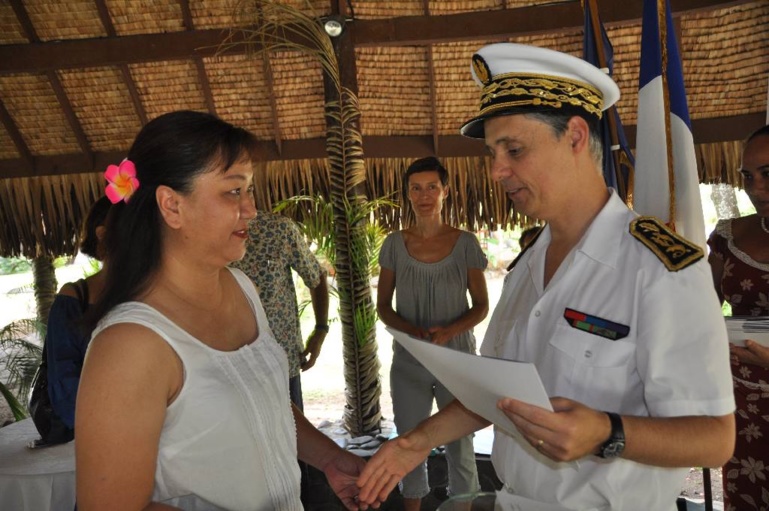 Dans son discours d'ouverture de la cérémonie, Lionel Beffre avait rappelé l'importance pour la France d'ouvrir ses horizons vers les nouveaux venus, puisqu'un citoyen français sur quatre a des origines étrangères. Crédit photo : Service de la communication du Haut-Commissariat. Dans son discours d'ouverture de la cérémonie, Lionel Beffre avait rappelé l'importance pour la France d'ouvrir ses horizons vers les nouveaux venus, puisqu'un citoyen français sur quatre a des origines étrangères. Crédit photo : Service de la communication du Haut-Commissariat.