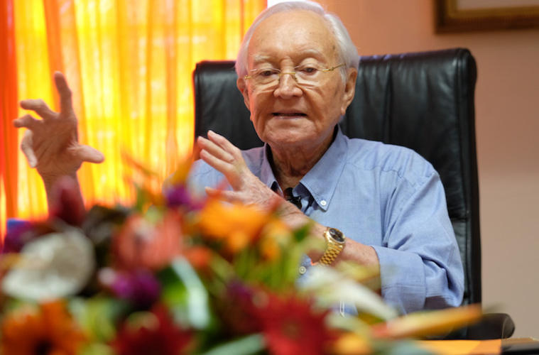 Un(e) remplaçant(e) de Gaston Flosse aux législatives choisi(e) au congrès Un(e) remplaçant(e) de Gaston Flosse aux législatives choisi(e) au congrès