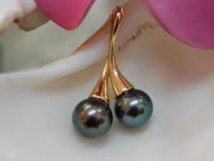 Une touriste américaine tente de subtiliser des perles dans une bijouterie à Vaitape Une touriste américaine tente de subtiliser des perles dans une bijouterie à Vaitape