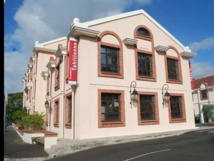 Une aide financière suplémentaire de 5 MF accordée à l'académie tahitienne Une aide financière suplémentaire de 5 MF accordée à l'académie tahitienne