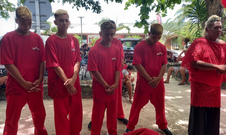 Les jeunes danseurs de l'association culturelle chinoise de Raiatea et des îles Sous-le-Vent. Les jeunes danseurs de l'association culturelle chinoise de Raiatea et des îles Sous-le-Vent.