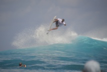 C'était l'occasion également pour Michel et les encadrants de surfer de superbes vagues et montrer tout leur talent aux jeunes qui étaient admiratifs à chacune de leur vague. C'était l'occasion également pour Michel et les encadrants de surfer de superbes vagues et montrer tout leur talent aux jeunes qui étaient admiratifs à chacune de leur vague.