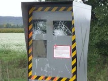 Ivre, il démolit un radar à coups de club de golf Ivre, il démolit un radar à coups de club de golf