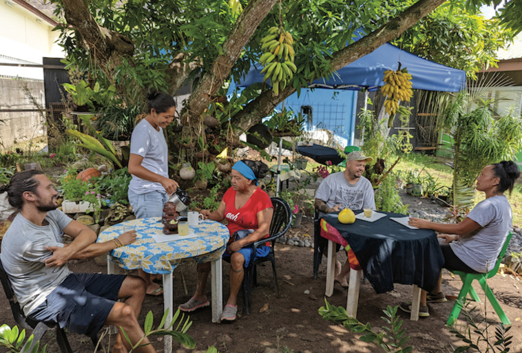 Le café de Daniel et Célestine fait office de havre de paix dans le nouvel espace commercial. Le café de Daniel et Célestine fait office de havre de paix dans le nouvel espace commercial.