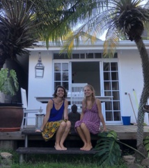 Anne et Marion, sages-femmes. Anne et Marion, sages-femmes.