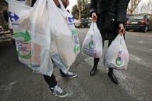 Des sacs plastique "biodégradables" bientôt interdits? Les industriels furieux Des sacs plastique "biodégradables" bientôt interdits? Les industriels furieux