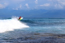 ‘Surf Camp’– une semaine de découverte du surf de récif à la presqu’île ‘Surf Camp’– une semaine de découverte du surf de récif à la presqu’île