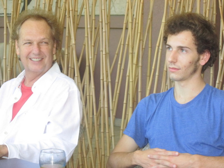 Les Ritenour , musiciens...de père en fils. Les Ritenour , musiciens...de père en fils.