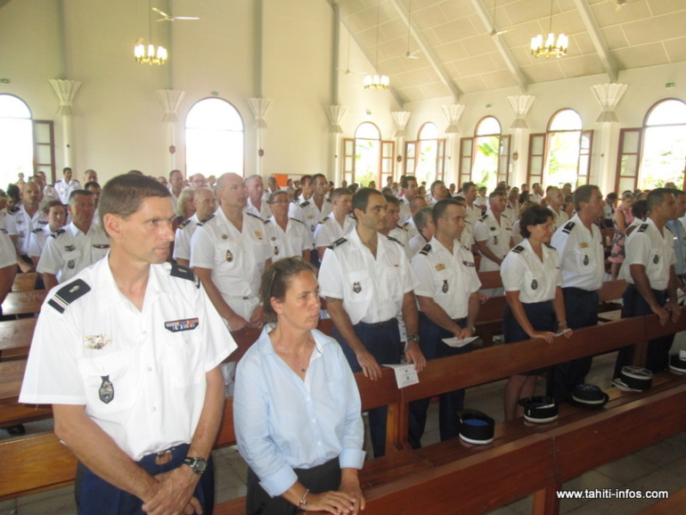 Parmi les officiers présents à la cérémonie, tous les commandants de brigades présentes en Polynésie française. Parmi les officiers présents à la cérémonie, tous les commandants de brigades présentes en Polynésie française.