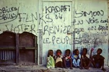 Dans les "squats" de Nouméa, avoir un toit passe avant l'indépendance Dans les "squats" de Nouméa, avoir un toit passe avant l'indépendance