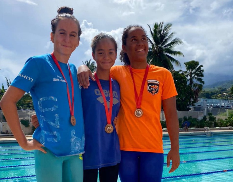 Lili Paillisse (à gauche) s'est également offert une qualification pour les championnats de France en eau libre grâce à un chrono de 9'58"15 sur le 800 mètres nage libre (photo : CNP)