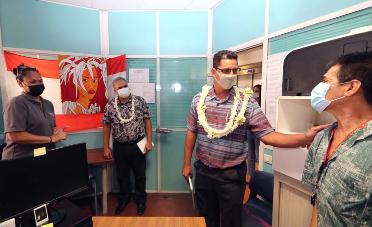 "Tournée de visites" pour le nouveau ministre de la Jeunesse, Naea Bennett "Tournée de visites" pour le nouveau ministre de la Jeunesse, Naea Bennett