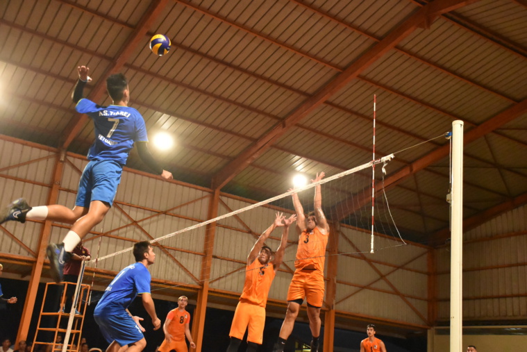 Privé de leur génial passeur et leader, Yoann Paofai, Tiarei a eu du mal à exister face à Pirae. Privé de leur génial passeur et leader, Yoann Paofai, Tiarei a eu du mal à exister face à Pirae.