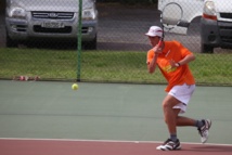 Tennis Top 12 - Heve Kelley, 16 ans, bat le champion de Polynésie ! Tennis Top 12 - Heve Kelley, 16 ans, bat le champion de Polynésie !