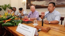 Le P-dg du groupe Tian Rui International Investment lors d'une rencontre avec le gouvernement de Polynésie en août 2013 pour présenter le projet de ferme aquacole (Photo : Présidence de la Polynésie française).