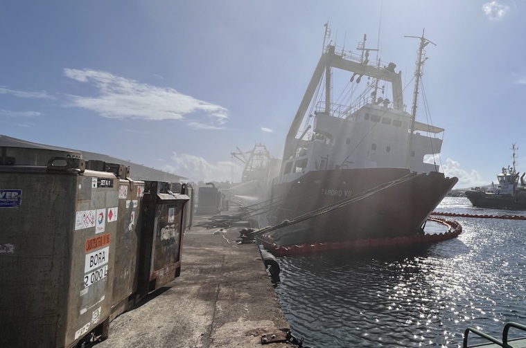 Coup de chaud sur les quais pour le Taporo VII Coup de chaud sur les quais pour le Taporo VII