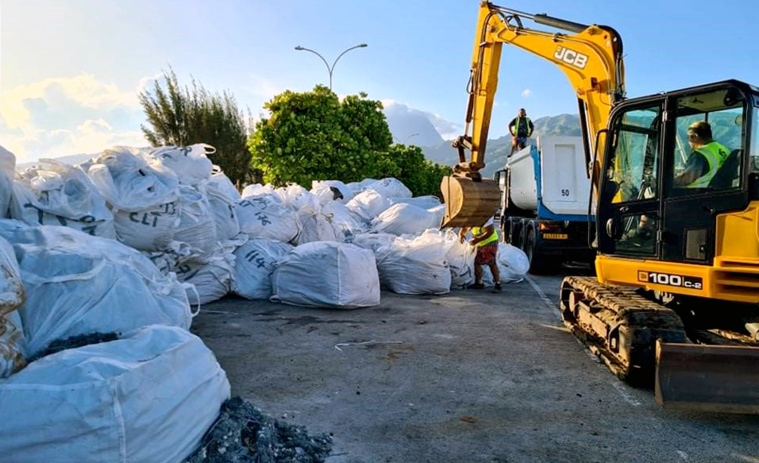 1 000 m3 de déchets perlicoles rapatriés à Tahiti