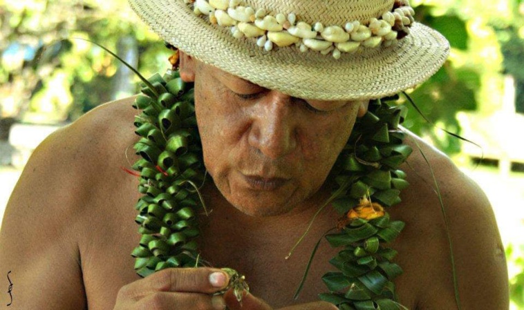 Robert Peretia, le savoir-faire du monoï de génération en génération Robert Peretia, le savoir-faire du monoï de génération en génération