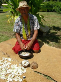 Robert Peretia, le savoir-faire du monoï de génération en génération Robert Peretia, le savoir-faire du monoï de génération en génération