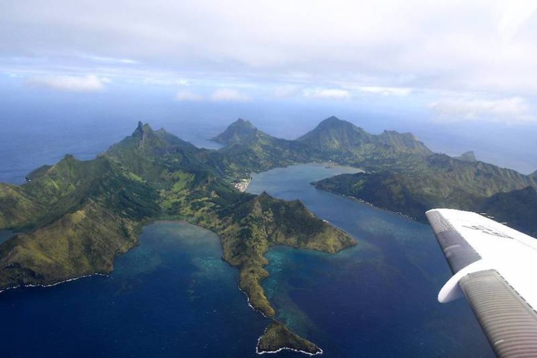 Le matériel électoral livré par les airs à Rapa, Tematangi, Hereheretue et Marokau Le matériel électoral livré par les airs à Rapa, Tematangi, Hereheretue et Marokau