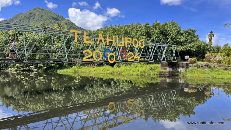 Des chantiers et du bruit à Teahupoo avant les JO Des chantiers et du bruit à Teahupoo avant les JO