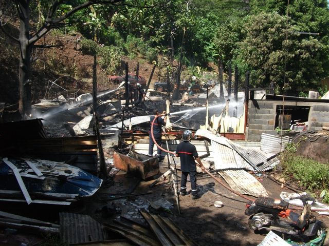 Bora Bora : une maison MTR entièrement détruite par un incendie