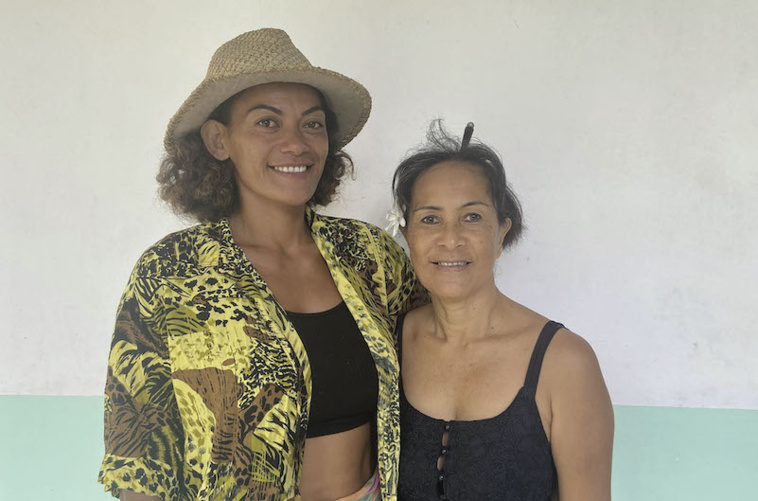 Leslie Roo, aide organisatrice et Virginia Vahimarae. Leslie Roo, aide organisatrice et Virginia Vahimarae.