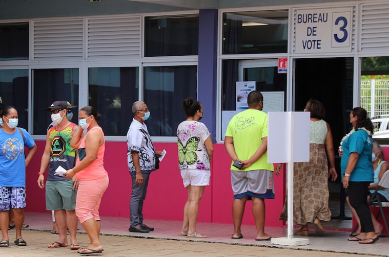 À Arue, Macron en tête mais moins en vue À Arue, Macron en tête mais moins en vue