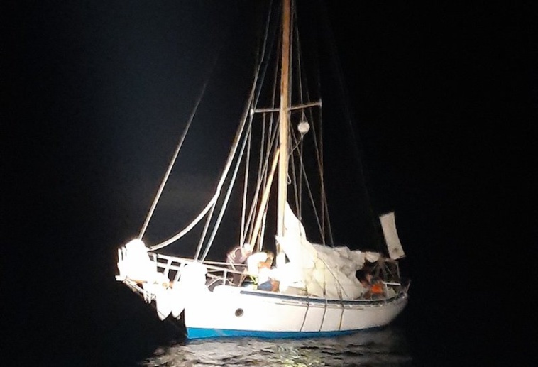 La passagère du voilier de 9 mètres a été secourue en pleine nuit au large de Ua Huka, au terme d'une éprouvante opération de sauvetage. ©Station de sauvetage en mer de Hiva Oa