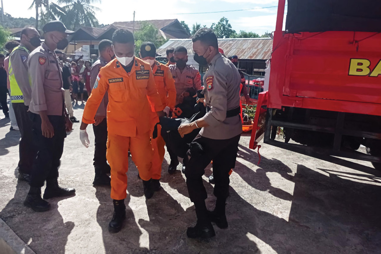 Handout / MANOKWARI SEARCH AND RESCUE TEAM / AFP