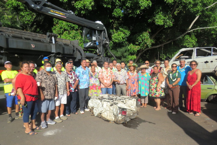 La presse à carcasses a été inaugurée jeudi matin. Elle devrait compacter environ 80 voitures par semaine. La presse à carcasses a été inaugurée jeudi matin. Elle devrait compacter environ 80 voitures par semaine.