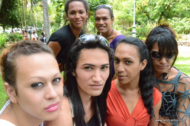 Municipales : "Désolée, mais on est des femmes", clament les Reines de Nuit à Papeete
