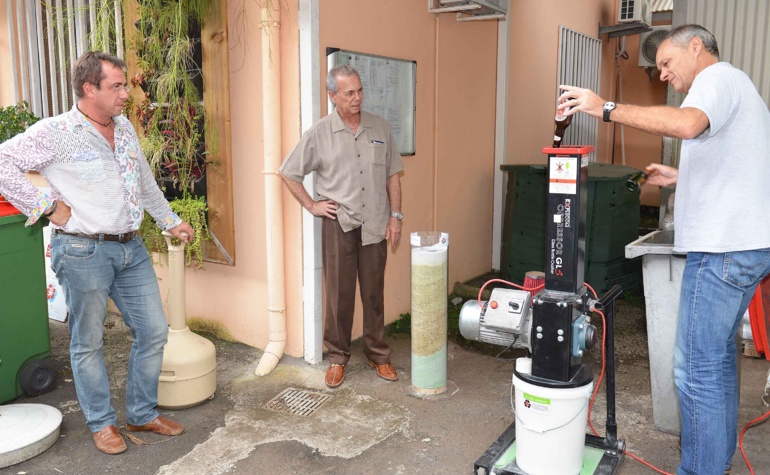 Le Ministre de l’Ecologie en visite à Technival : transformer les bouteilles de verre en sable