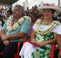 Tetopata Tapeta (à droite) aux côtés de Clarenntz Vernaudon. Tetopata Tapeta (à droite) aux côtés de Clarenntz Vernaudon.