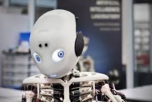 Enfant ou singe, les robots à la conquête du salon high-tech Cebit Enfant ou singe, les robots à la conquête du salon high-tech Cebit