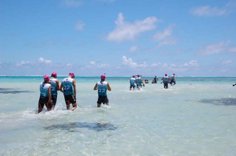 Le swim run, le 12 juin, mènera les athlètes de la baie de Cook jusqu'à la plage de Temae.  (photo : Xterra Tahiti)