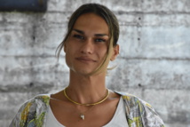 Ces trois Polynésiens qui vont monter les marches Ces trois Polynésiens qui vont monter les marches