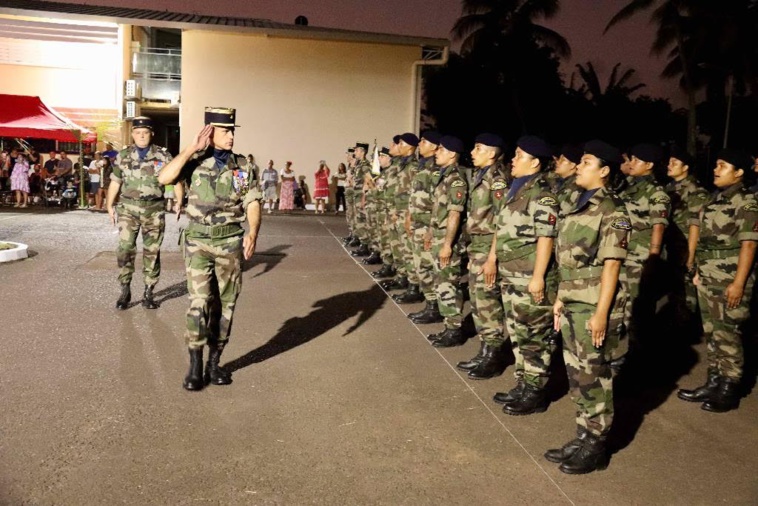 Les volontaires du RSMA présentés au drapeau Les volontaires du RSMA présentés au drapeau
