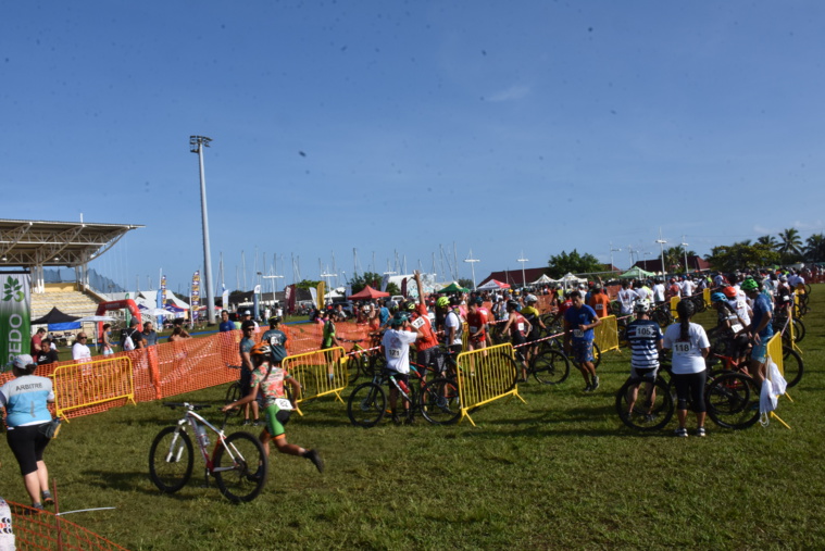 675 athlètes étaient au départ de la course, dimanche, au stade Boris Léontieff à Arue. 675 athlètes étaient au départ de la course, dimanche, au stade Boris Léontieff à Arue.