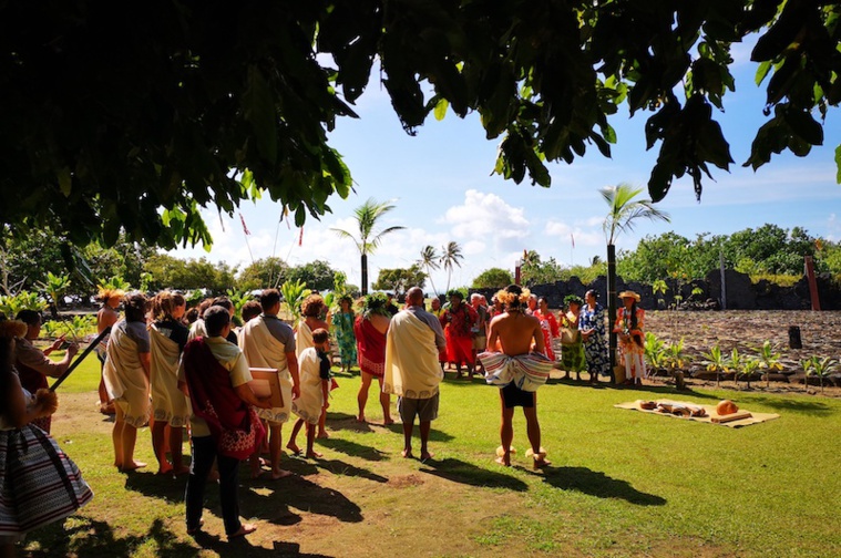 Cérémonie d'accueil de la délégation hawaienne à Taputapuatea, mercredi matin.